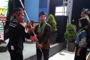 Prosesi pelantikan Damas Kuningan.
